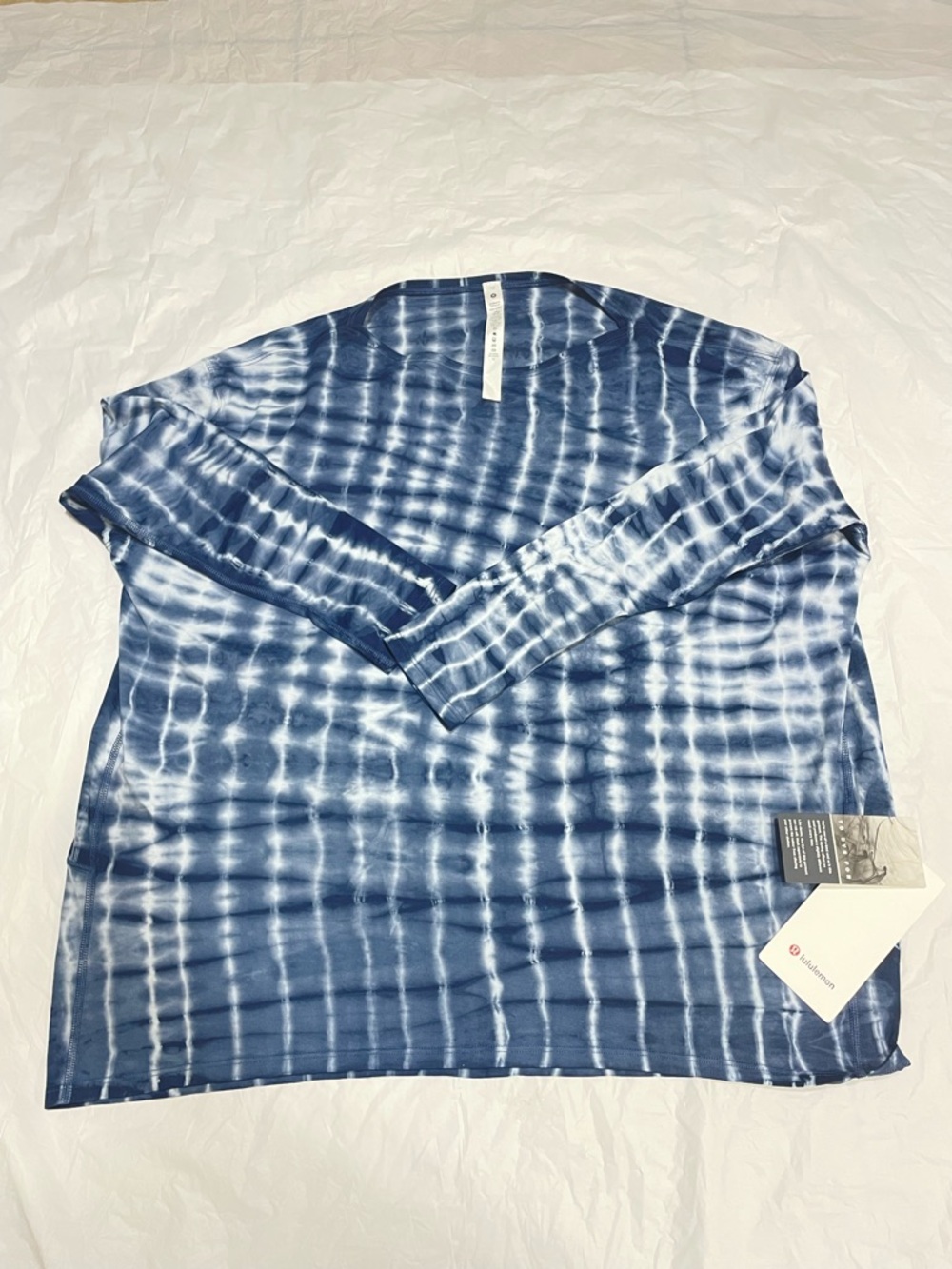 lululemon athletica Women's Navy & White Tie-Dye Long Sleeve Tee